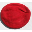 Royal Military Police Beret 57, getragen mit Schild, NSN  8405-99-132-3748