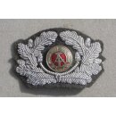 Handgstickter M&uuml;tzenkranz f&uuml;r Offiziere, Land Typ3, 1.Modell mit aufgesetztem Staatswappen, HG Kokarde entfernt, 1961