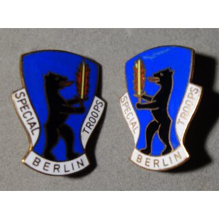 Special Troops Berlin, DUI, Crest #6, B&auml;ren als Paar, rechts und links schauend, Poellath, bronze