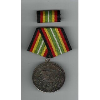 Medaille f&uuml;r treue Dienste in der NVA, silber 150e, 1964-66, 900er Silber