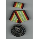 Medaille f&uuml;r treue Dienste in der NVA, silber 150m,...