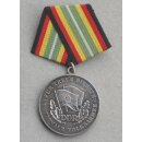 Medaille f&uuml;r treue Dienste in der NVA, silber 150e,...