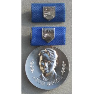 Arthur-Becker-Medaille der FDJ, silber 12d, 1985-89, Eisen vernickelt, mit Interimspange
