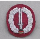 Commando Special Forces Beret Badge Metal, new, with Flag