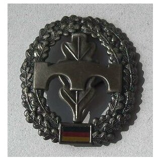 Pioniertruppe Barettabzeichen  Metall, gebraucht, mit Bundesfarben