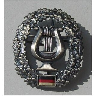 Milit&auml;rmusikdienst Barettabzeichen  Metall, neu, mit Bundesfarben