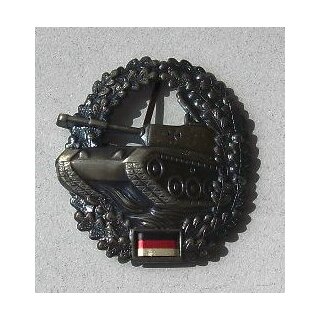 Beret Badge Armored Troops Metal, new, with Flag