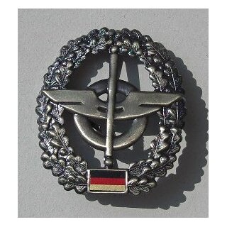 Beret Badge Supply Troops Metal, new, with Flag