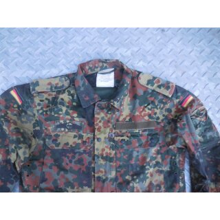 Feldbluse, Flecktarn, gebraucht mit Abzeichen #1, Typ3, Gr. 7, Personal im Stabsdienst Lw, schwarz