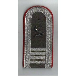 Artillerie Schulterst&uuml;cke, - 90 Offizierssch&uuml;ler, 4.Jahr