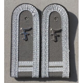 Pioniere Schulterst&uuml;cke, - 90 F&auml;hnrichsch&uuml;ler, 2.Jahr