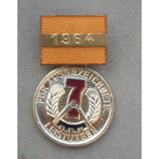 Medal for exellent Achievements 126d/64, gold coloured, 7-Year Plan