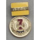 Medal for exellent Achievements 126d/64, gold coloured, 7-Year Plan, original cased