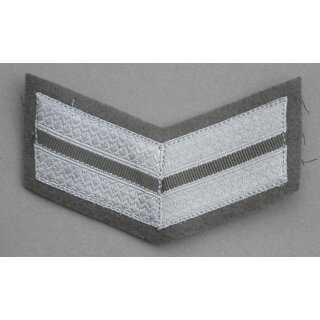 Doppelwinkel für Berufsunteroffiziere auf grau, Armee, Luftwaffe, GT, MfS