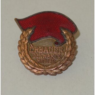 VEB Schwarze Pumpe Badge, various No.1, Bronze Honor Badge, the Builders