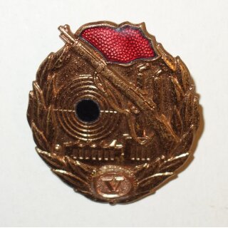 Schie&szlig;abzeichen der Kampfgruppen, bronze 247b, Mit Zahl V (magnetisch)