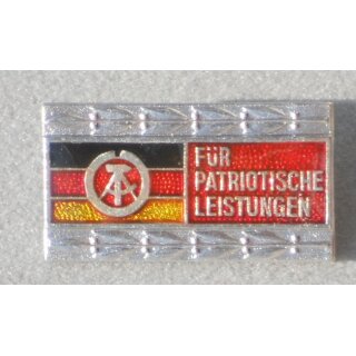 Honour Badge of the National Front, silver 1015g, Iron, painted with coating