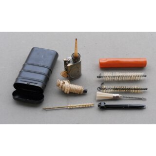 RG 57 - Weapons Cleaning Kit Type10, in black Bag, used, red