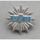 Ehrennadel des DFD, silber 45c, Buntmetall mit Polyesterüberzug in original Etui
