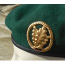 Jägertruppe Barett mit Abzeichen