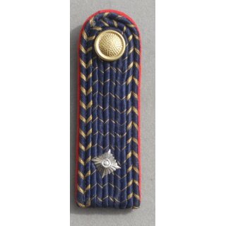 Type4 - red, Shoulder Boards, Railways GDR Reichsbahn-Unterassistent, single, Pip on lower Position