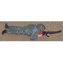 Soldat, liegend mit AK