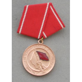 Medaille fr ausgezeichnete Leistungen in den Kampfgruppen