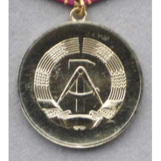 Meritorious Medal of the Civil Defense, gold