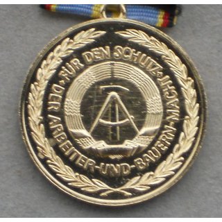 Medal for Long Term Duty in the National Defense, Gold 40