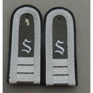 Officers Candidate, 3. Year 1956-65, like new, 1 damage at Button hole, see Pic