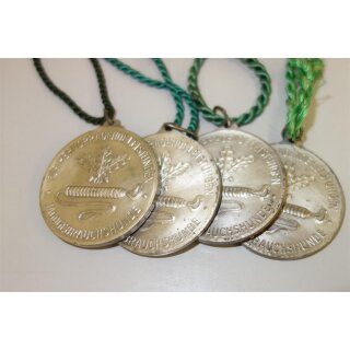 456a, Buntmetall, 55x50,5mm an grüner Kordel456a, Non ferrous Metal, 55x50,5mm on green Cord, various, 1ea.