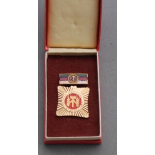 79d, 1967-70, enamelled Clasp, in original Case