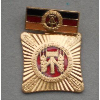 79d, 1967-70, Clasp & Medal enamelled