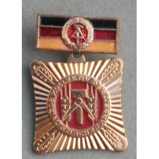 79e, 1970-72, Clasp transparent painted