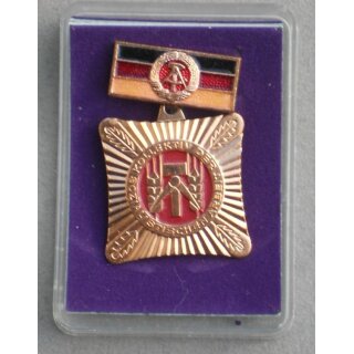 79e, 1970-72, Clasp transparent painted, in original Case