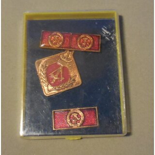 88b, 1969-73, dazu 2er Spange 89b, in orig. Etui