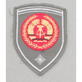 auf grau, 1 Stern, ab dem  11.Dienstjahr1974-9